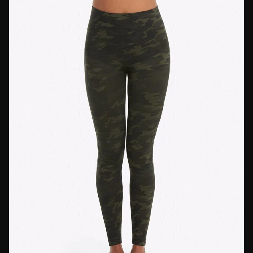 SPANX Look At Me Now Seamless Leggings in Green Camo sz 1X